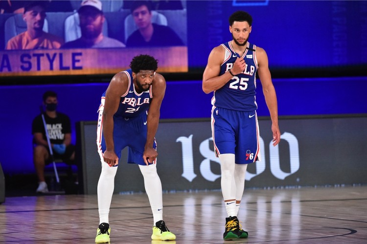 阿德巴约拳击希罗!热火内讧升级,NBA队友反目史再添新例 阿德巴约拳击希罗!热火内讧升级,NBA队友反目史再添新例