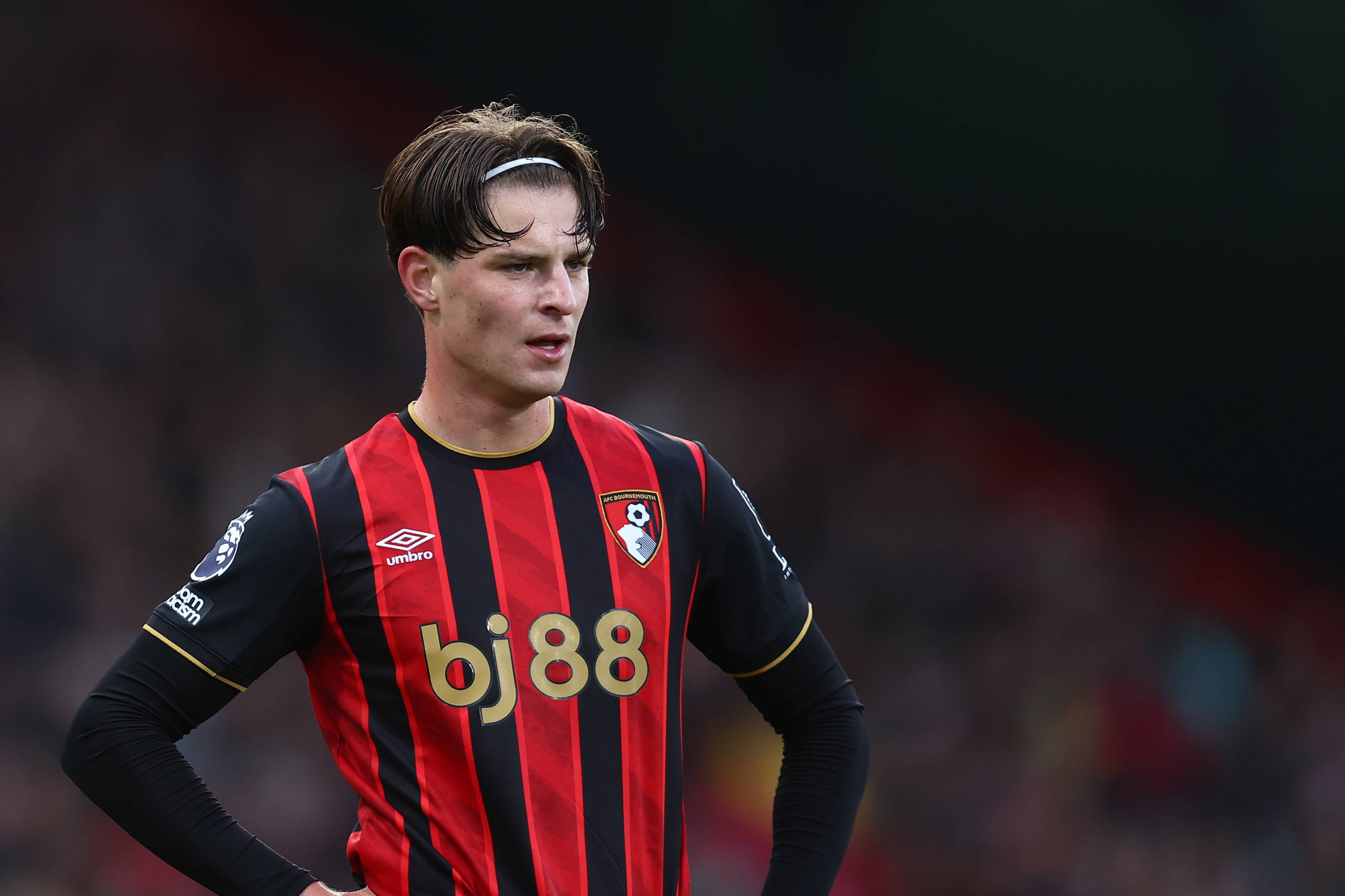 记者：伯恩茅斯仍有信心留住斯科特，今夏切尔西6400万镑报价被拒