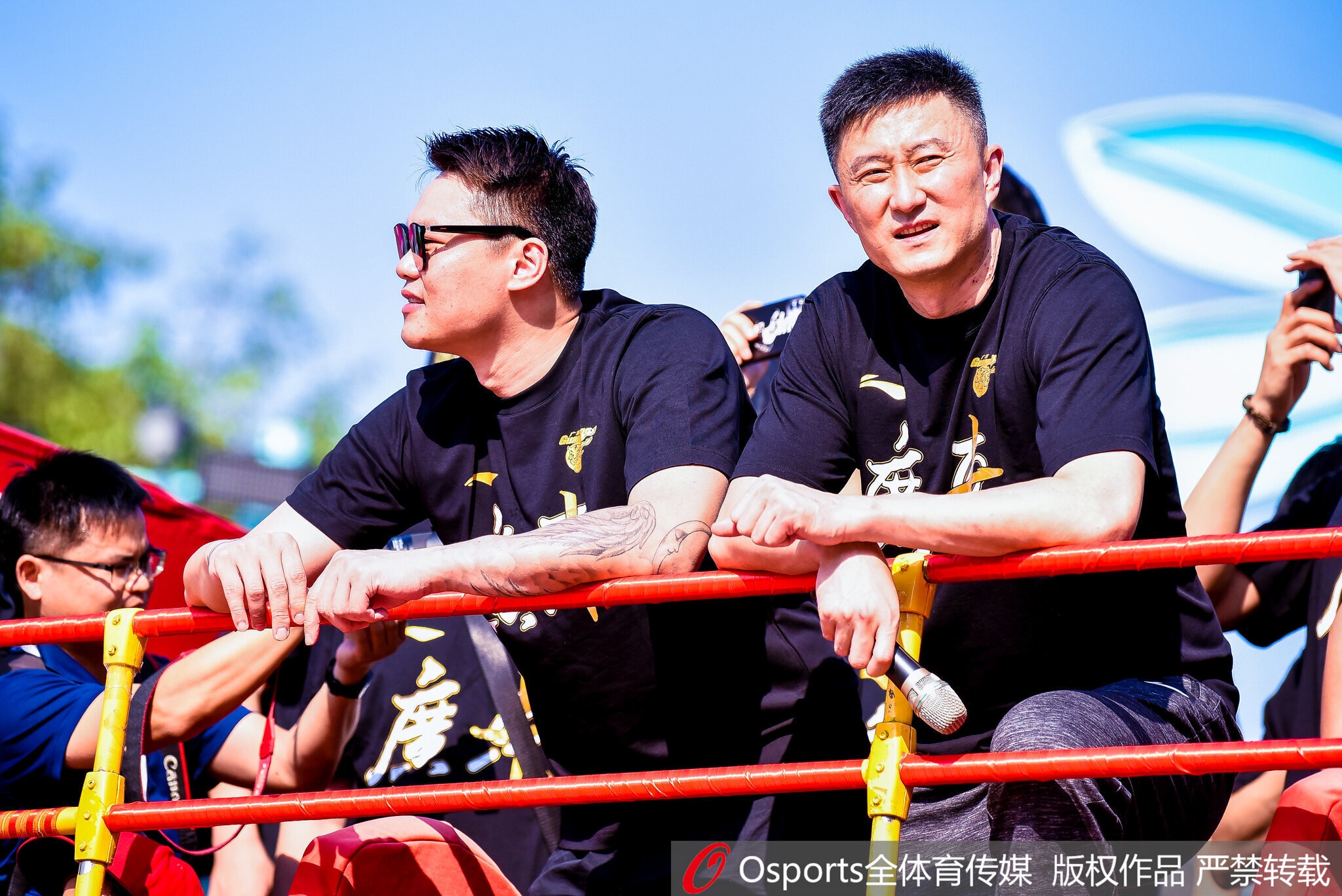 媒体人：投资人与杜锋有个拉锯的谈判过程 朱芳雨更多是知难而退