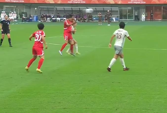 半场-中国女足暂0-0朝鲜女足 中国女足0射正+2人染黄 朝鲜4射2正 半场-中国女足暂0-0朝鲜女足 中国女足0射正+2人染黄 朝鲜4射2正